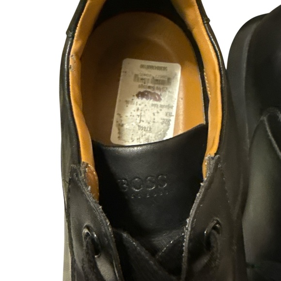 Hugo Boss leather sneakers in great conditions - Picture 5 of 9